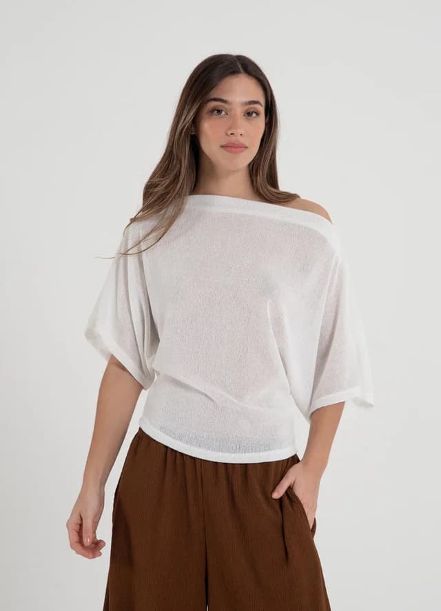 Remera tejida cuello semi bote