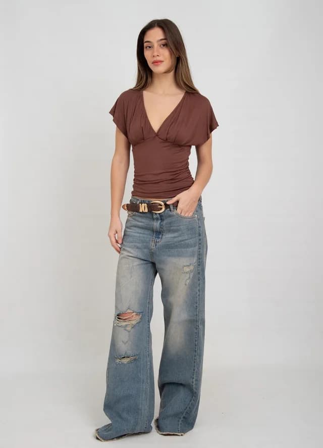 Remera viscosa c/frunce escote V