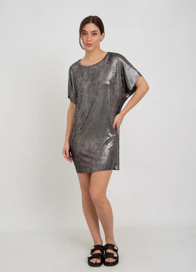 Vestido metalizado al corte