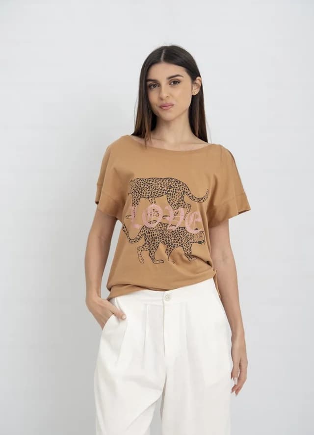 Remera LOVE LEOPARDO