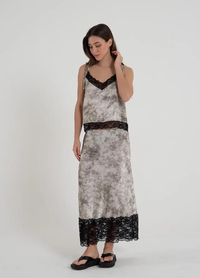 Falda midi con puntilla