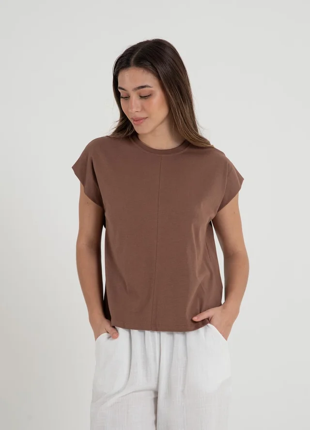 Remera s/mangas bordador